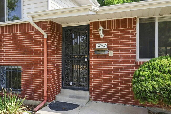 Building Photo - 3050 S Hobart Way