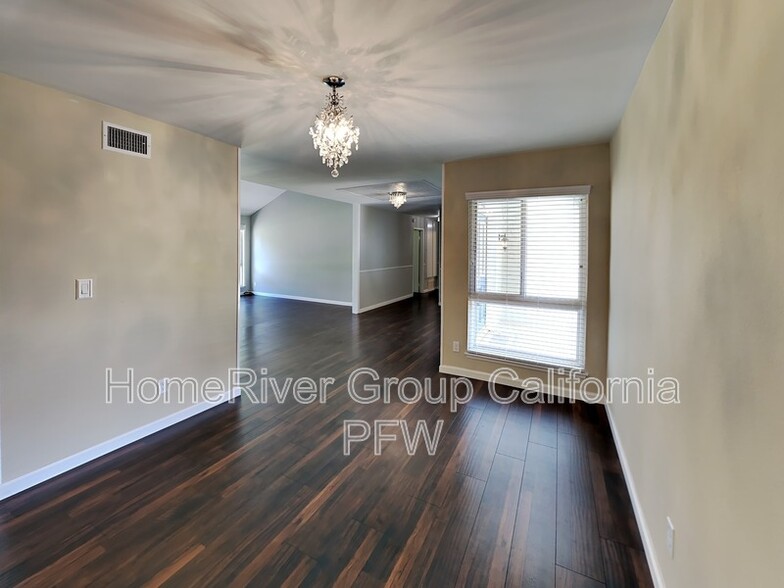 Building Photo - 2862 Hillman St