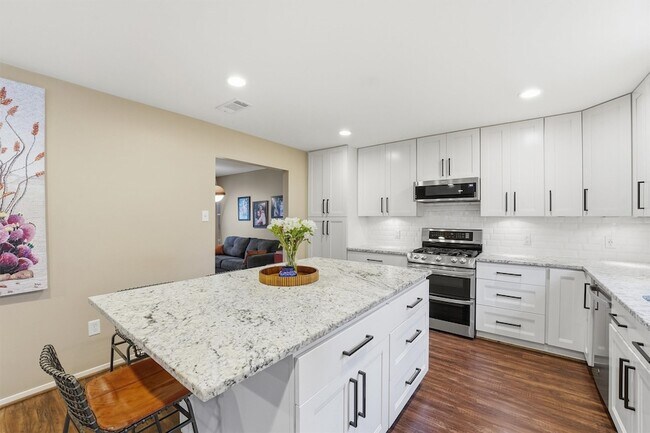 Building Photo - 2234 Willow Point Dr