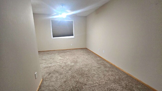 Building Photo - 2-Bed 1 bath Townhouse Retreat in Plymouth with Spacious 1208 Sq Ft Layout.