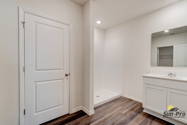 Building Photo - 4240 Acoma Dr