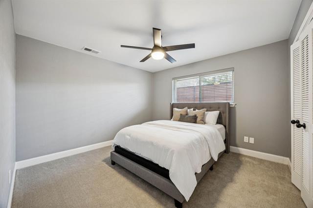 Building Photo - 2833 Meadowbrook Dr