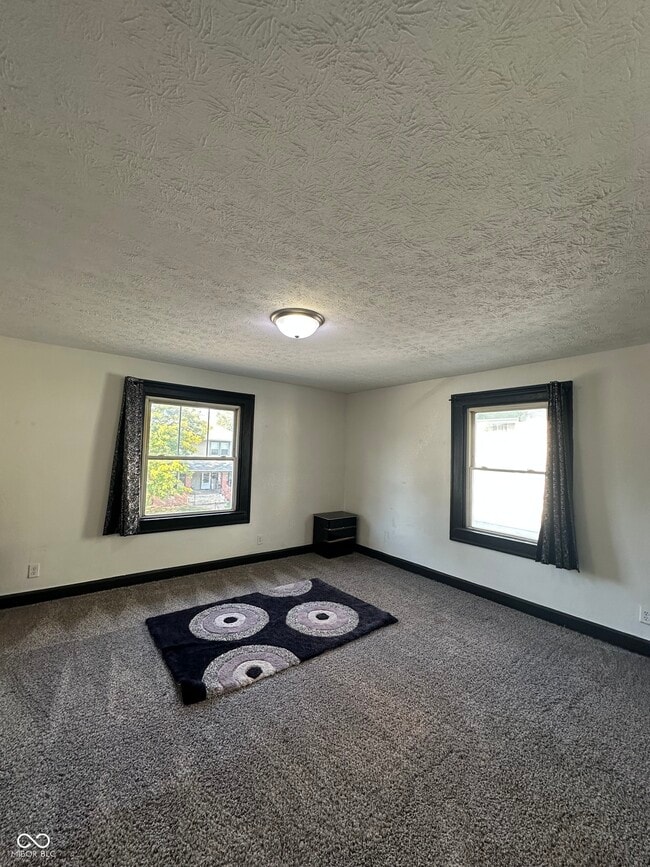 Building Photo - 3003 N Park Ave