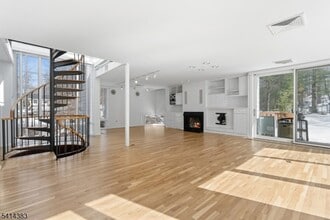 Building Photo - 2 Old Mill Rd