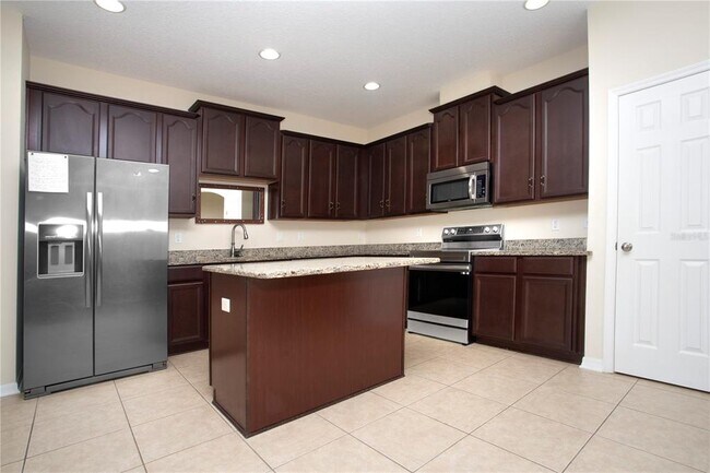 Building Photo - 1319 Rowantree Dr