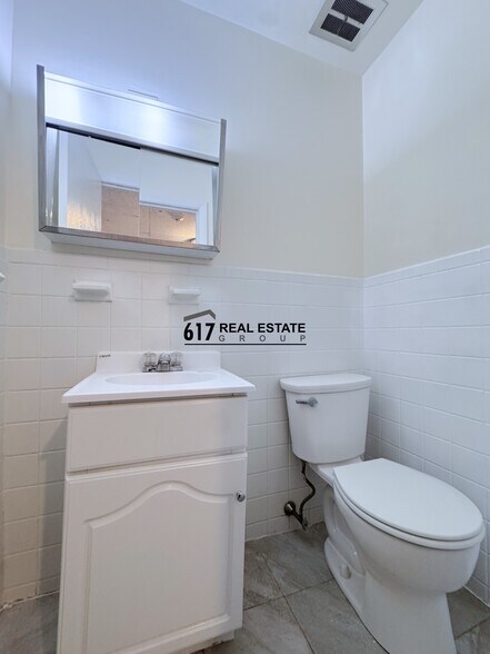 Building Photo - 1131 Commonwealth Ave