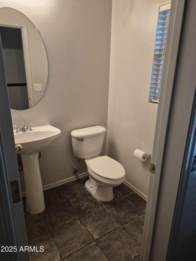 Building Photo - 3020 W Cavalry Dr