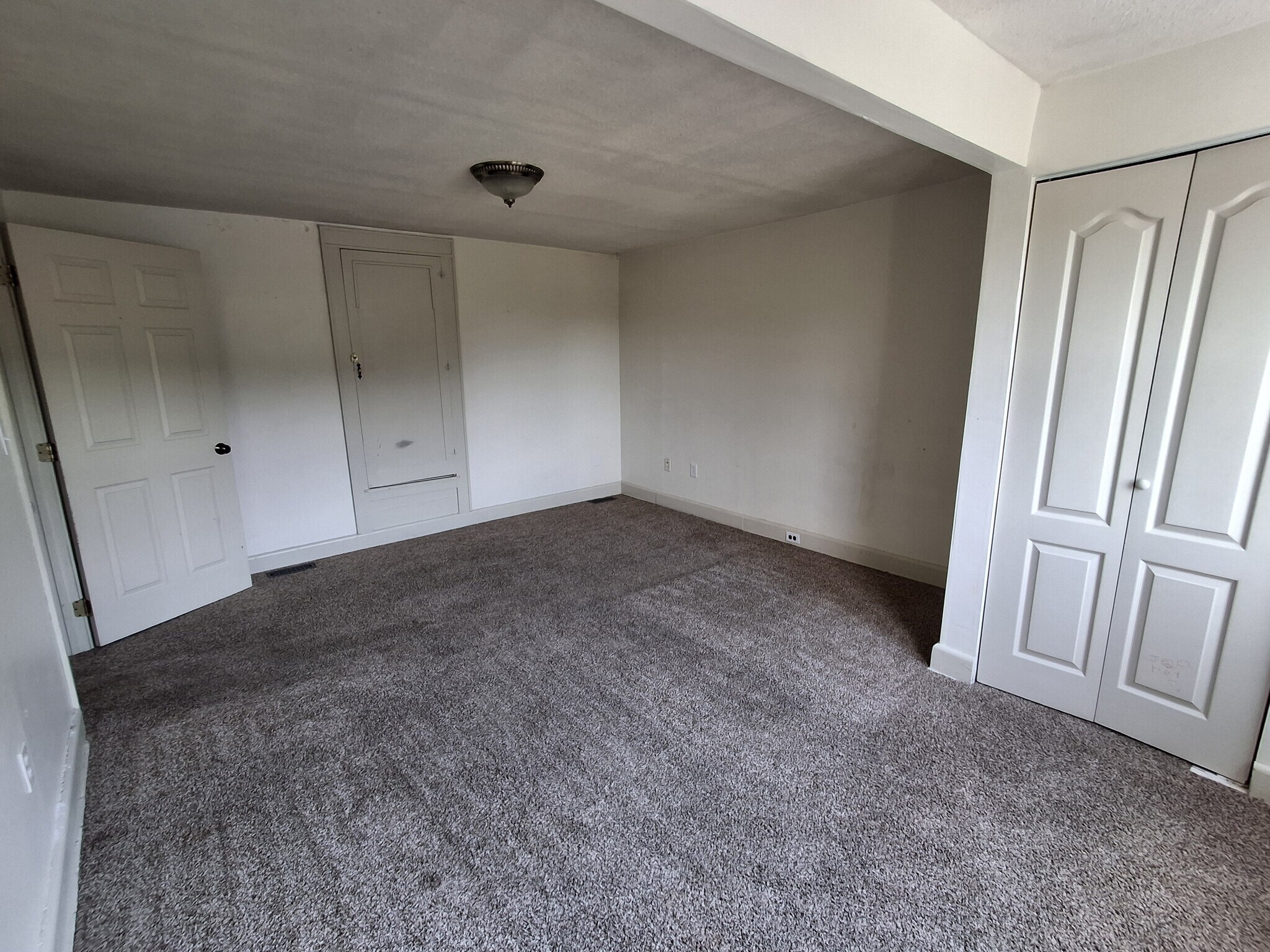 Building Photo - 288 Sherwood St