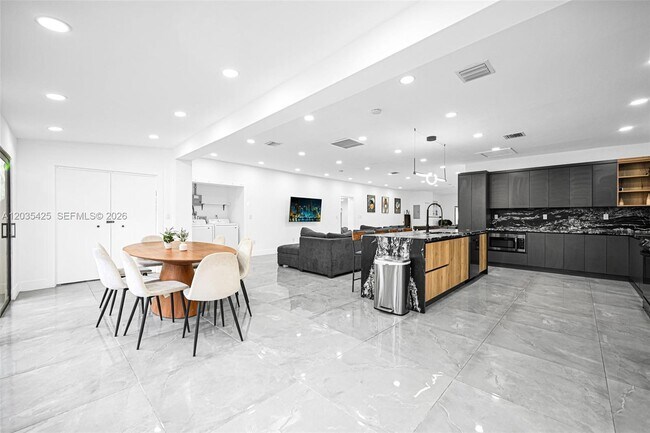 Building Photo - 112 NW 53rd St