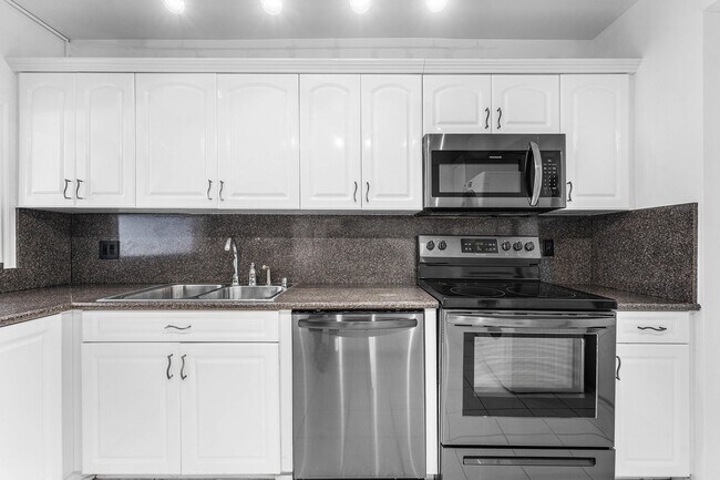 Building Photo - 3475 S Ocean Blvd
