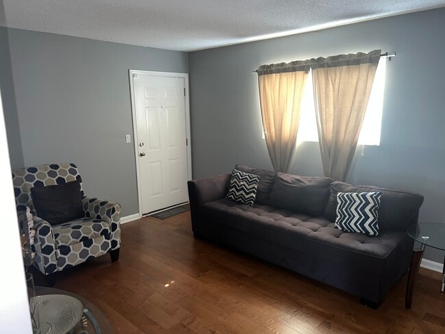 Building Photo - 315 Hilderbrand Dr