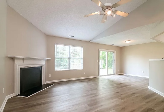 Building Photo - 4316 Viewmont Dr