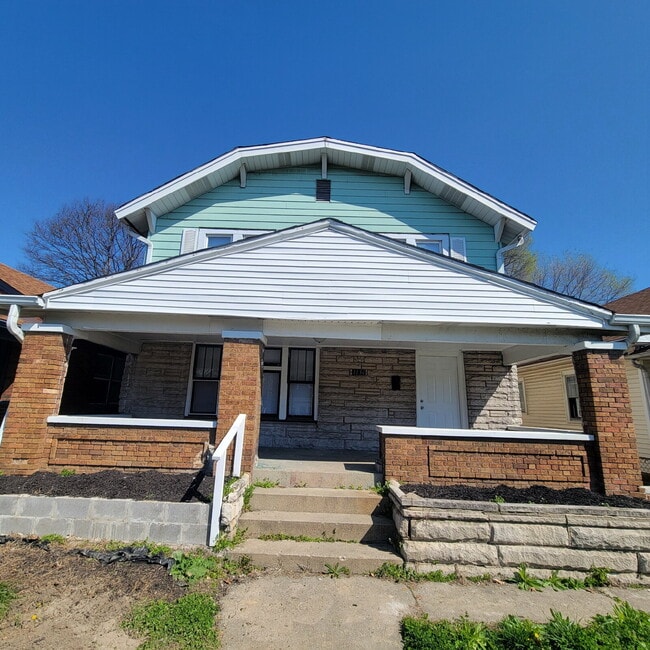 Building Photo - conveniently located around the corner from popular Garfield Park