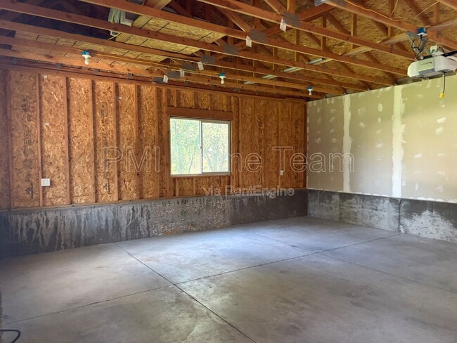 Building Photo - 442 N 250 E