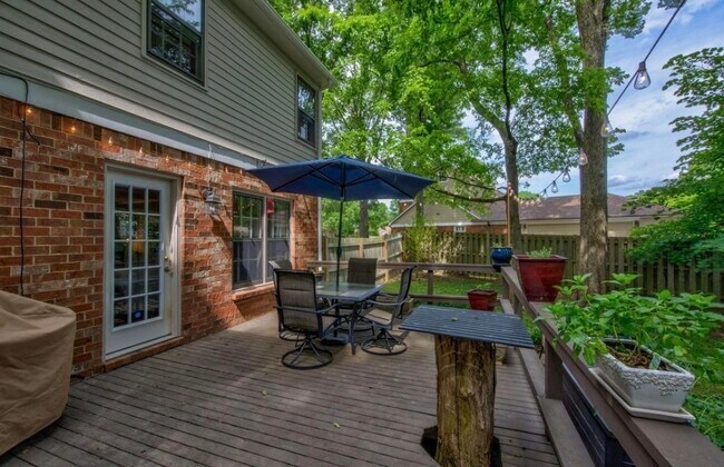 Building Photo - 8327 Poplar Pike