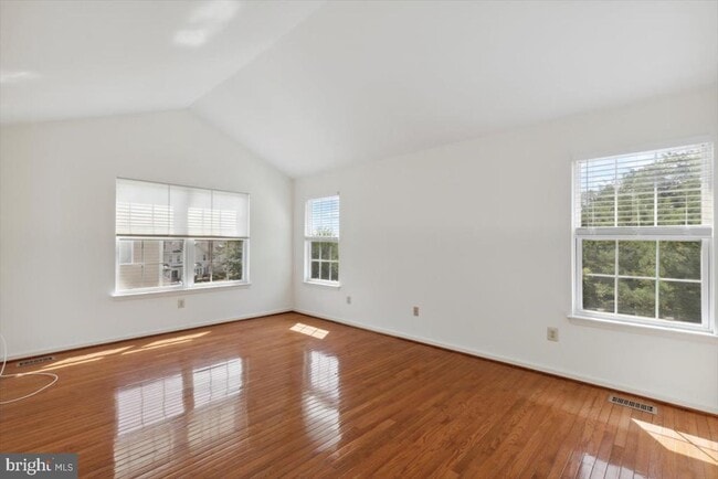 Building Photo - 146 Canterbury Ln