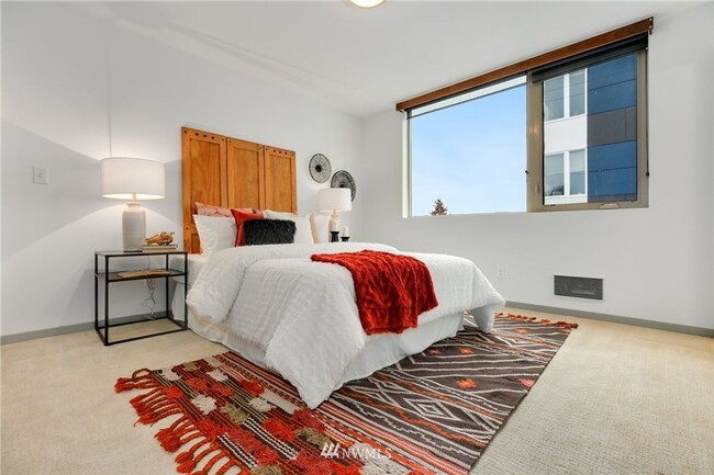 Building Photo - Amazing Capitol Hill Townhome 2/2.5 with 2...