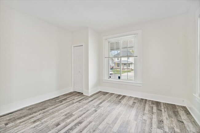 Building Photo - 4039 Vermaas Ave