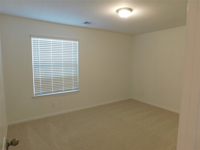 Building Photo - 10775 Sora Dr