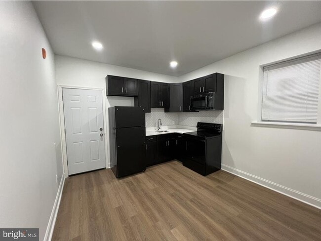 Building Photo - 2115 E Chelten Ave