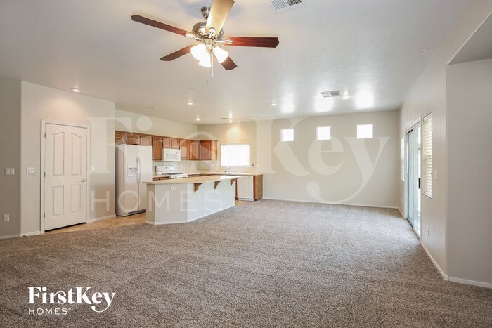 Building Photo - 4025 Amberdale Ave