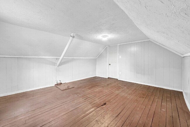 Building Photo - Newly renovated 4 bedroom HALF OFF MAY RENT