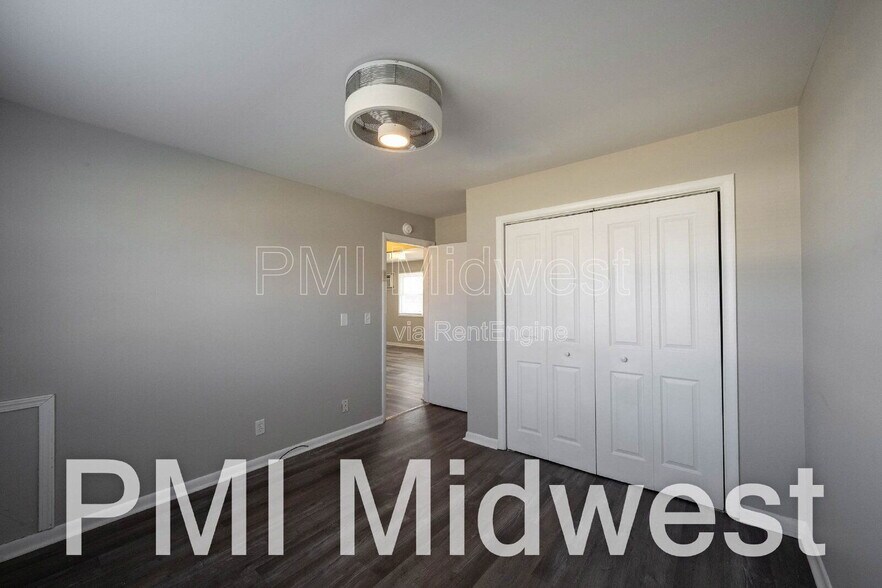 Building Photo - 140 Maple Park Dr