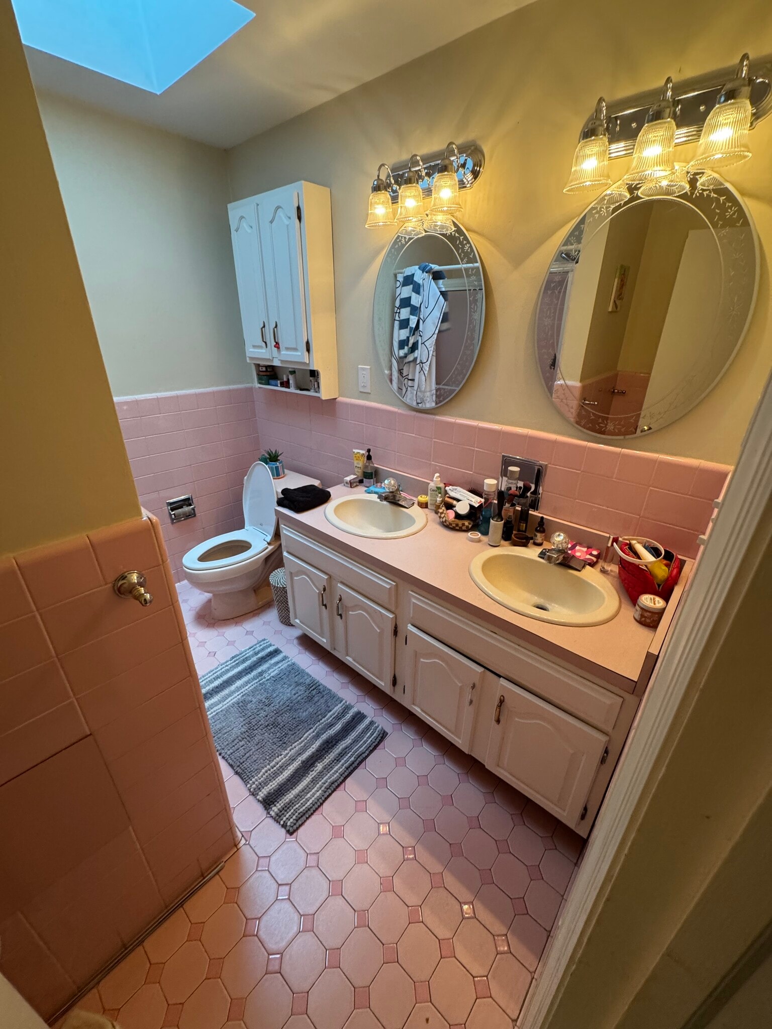 1st fl bath for bedroom 3 &4 - 130 Chews Landing Rd