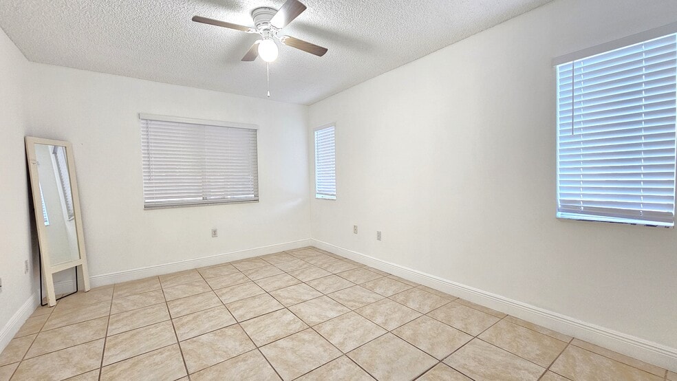 Building Photo - 10611 SW 170th Ter