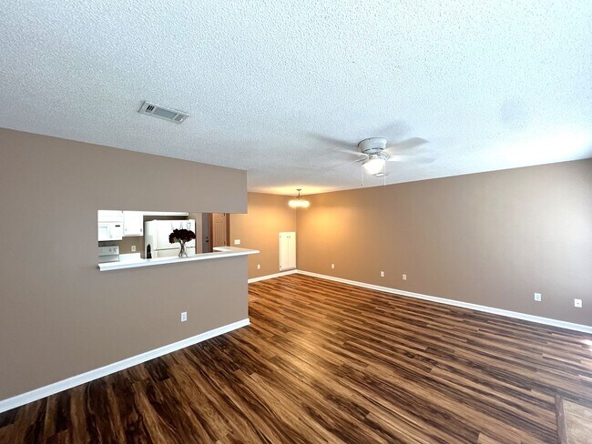 Building Photo - 161 S Spring View Dr