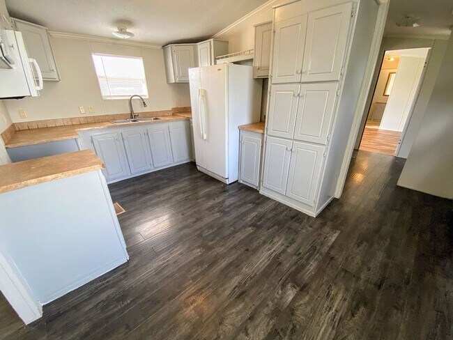 Building Photo - Convenient Bell City Rental | Just Minutes from the Helms Road LNG Park & Ride