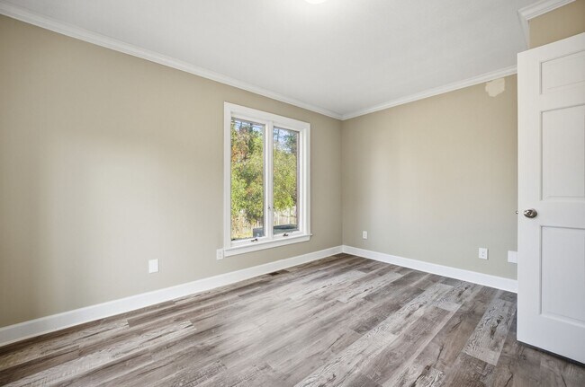 Building Photo - 9 Rhodelia Ln