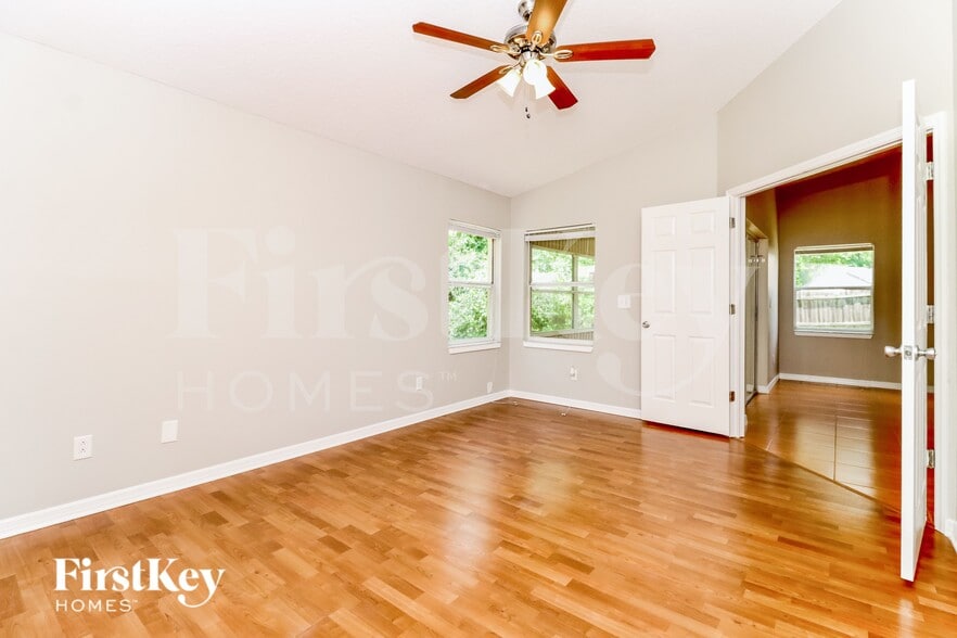Building Photo - 1805 Coyote Pl