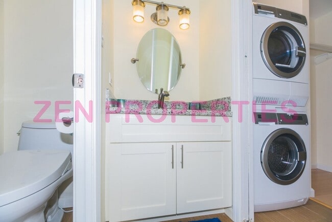 Building Photo - 250 ?Ohua Ave