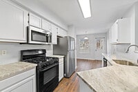 Building Photo - 2504 Cortland Ln