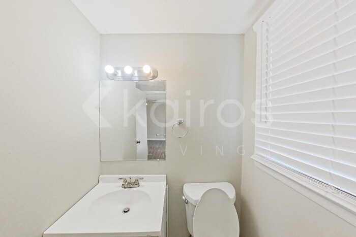 Building Photo - 6537 St Louis St