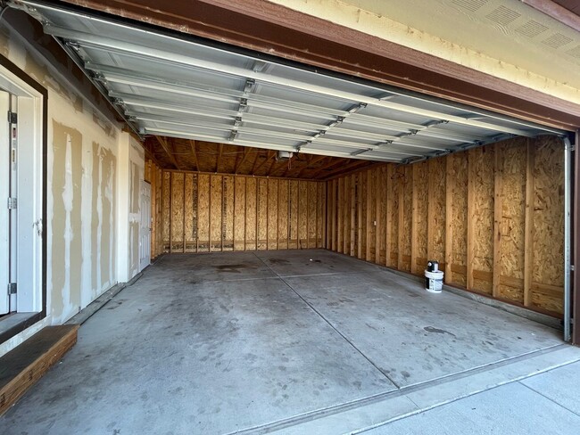 Building Photo - 1521 Osage Ave