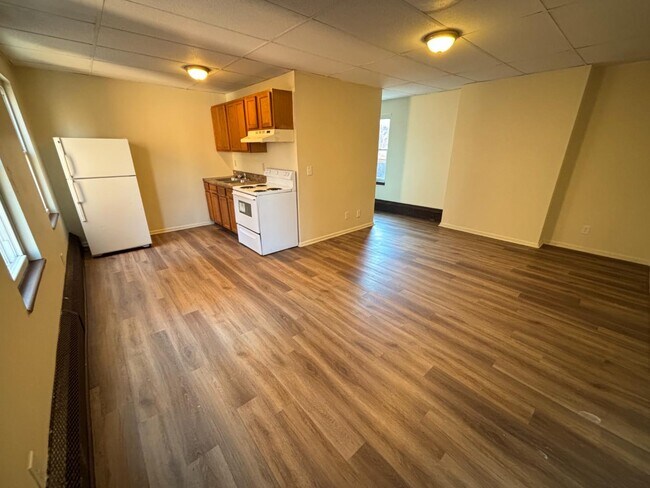 Building Photo - 409 Findlay St