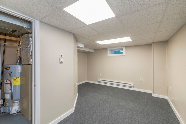 Building Photo - Renovated Ranch 3 BR/1BA/1 car garage w Fu...