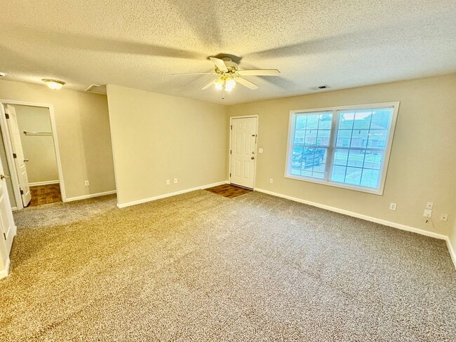 Building Photo - Quiet Country Duplex off Copeland Rd in To...