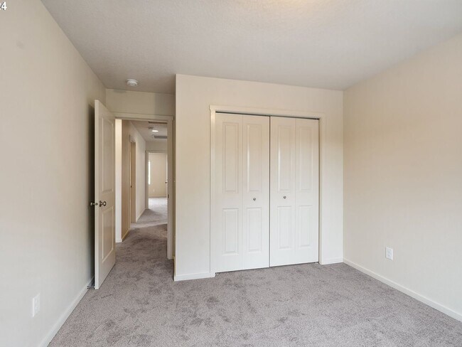 Building Photo - 1326 NE 72nd Way