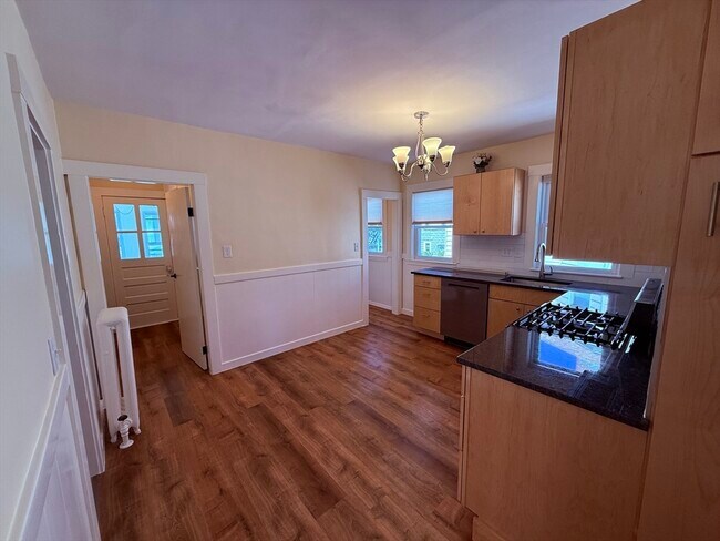 Building Photo - 15 Chauncey St