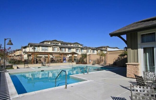 Building Photo - Condo in Willow Glen Place