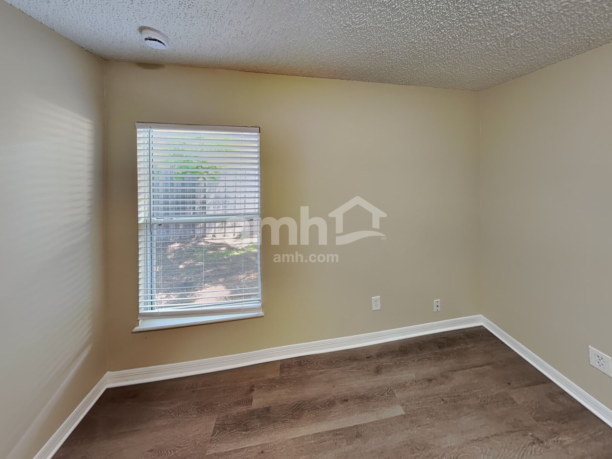 Building Photo - 4012 Waltham Forest Dr