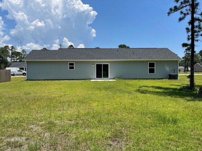 Building Photo - 870 Golfview Rd