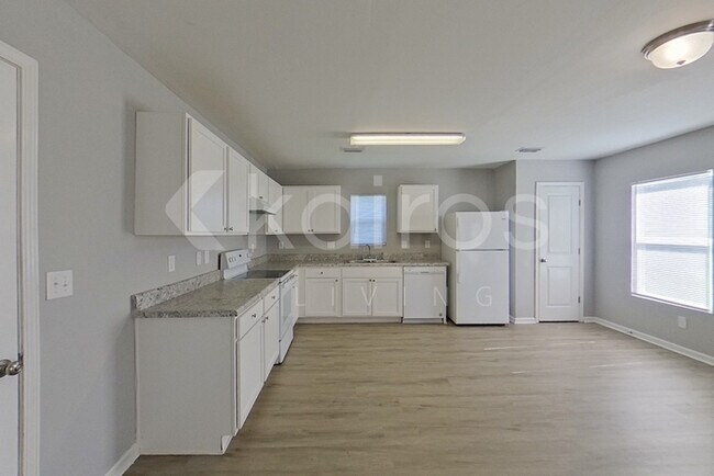 Building Photo - 2592 Catalina Ct