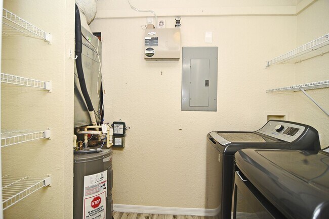 Building Photo - 864 Grand Regency Pointe