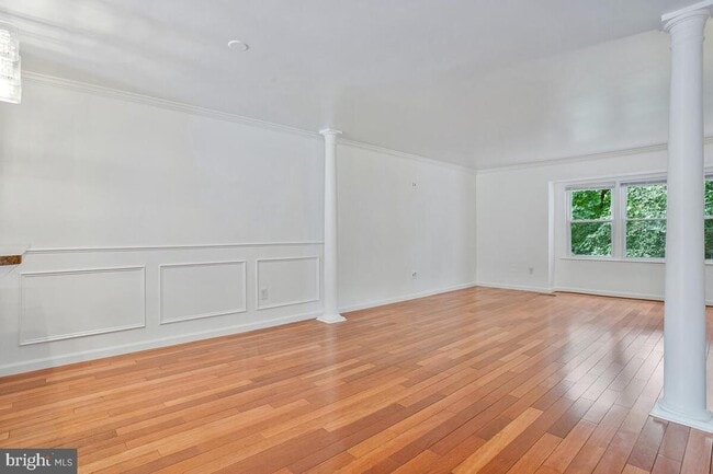Building Photo - 205 Castleton Pl