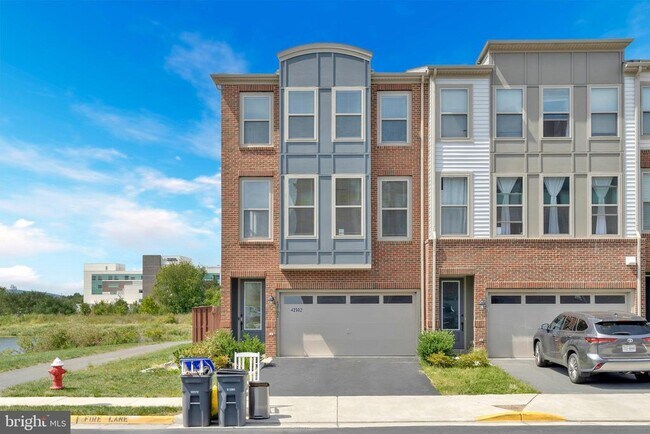 Building Photo - 42502 Dogwood Glen Square