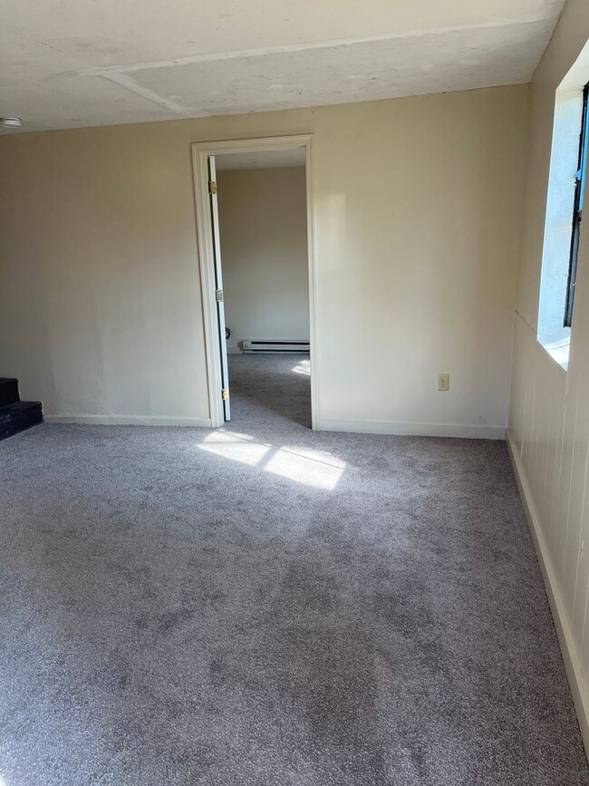 Building Photo - 127 &amp; 127 1/2 N Penn St